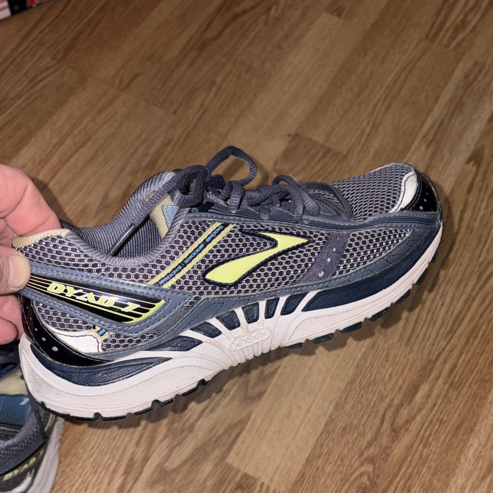 Brooks Women’s size 8 Gray and Yellow Running Sneaker